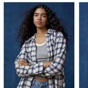 NEVER WORN Urban Outfitters BDG women’s Plaid Flannel Shirt - Blue and White